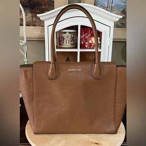 Gorgeous MICHAEL KORS STUDIO MERCER TOTE